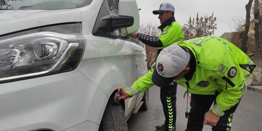 Kars’ta zorunluluk başladı, ekipler harekete geçti