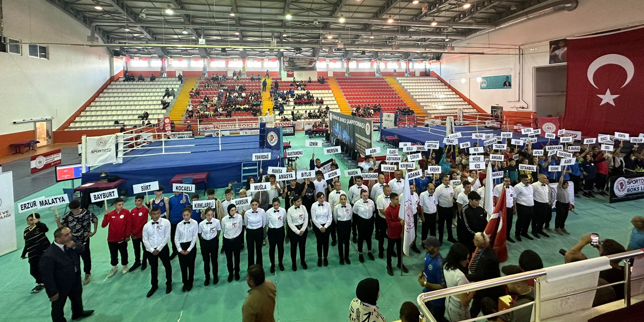 Kars’ta Türkiye Boks Şampiyonası başladı