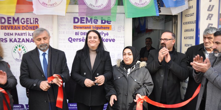 Kars'ta DEM Parti'nin Seçim Koordinasyon Merkezi açıldı