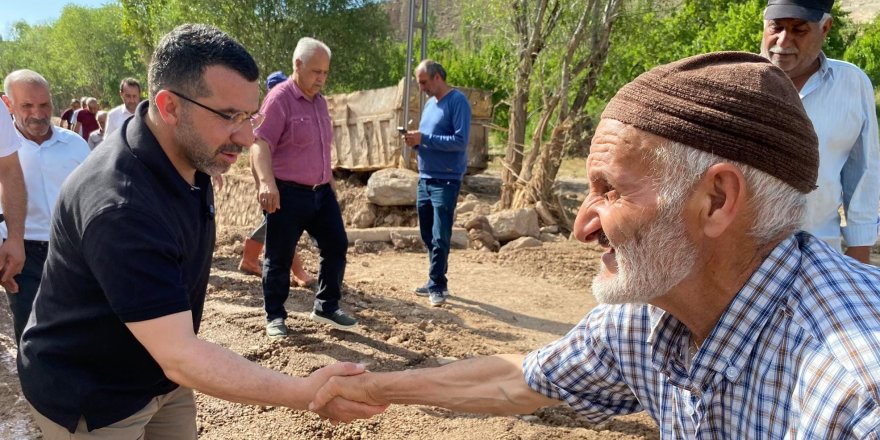 Milletvekili Adem Çalkın, selden etkilenen Akdam Köyü'nde...