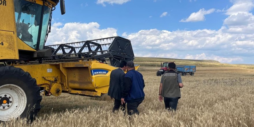 Kars Tarım Müdürlüğü, hasat döneminde çiftçileri yalnız bırakmadı