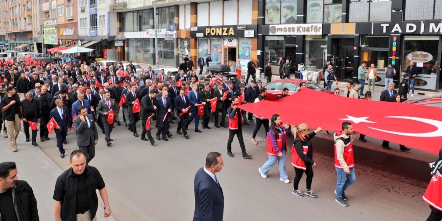 Kars'ta Gaziler Günü Yürüyüşü yapıldı