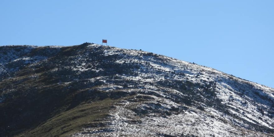 Kars'a mevsimin ilk karı düştü