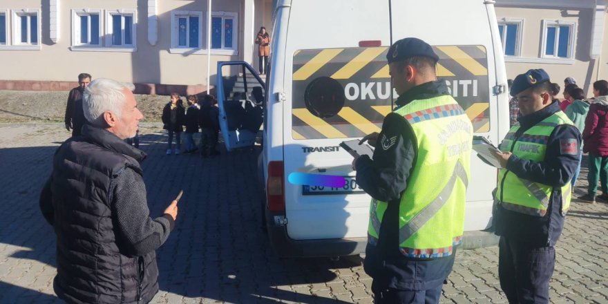 Kars'ta öğrenci servisleri denetlendi