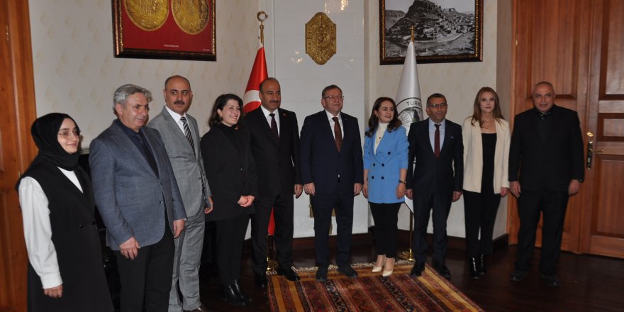 Kars’ta Öğretmenler Günü kutlandı