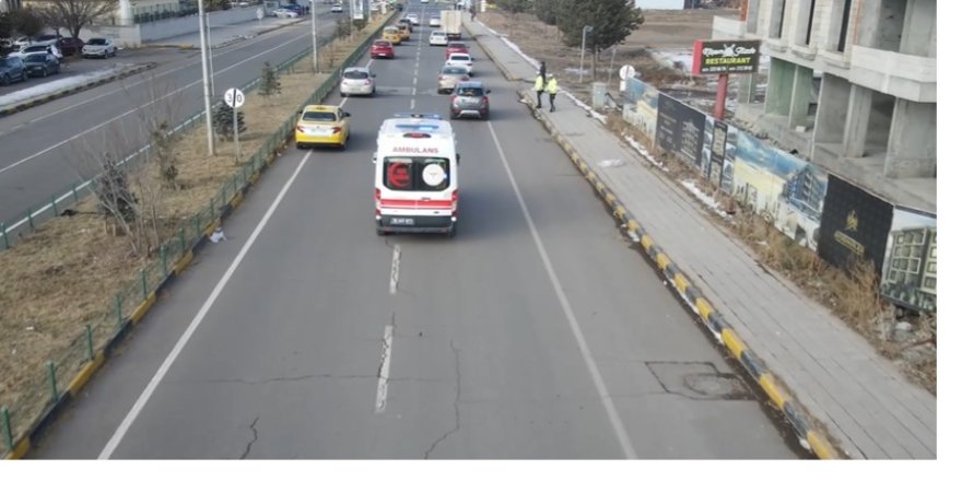 Kars'ta "Fermuar sistemiyle yaşama yol ver" kampanyası tanıtıldı