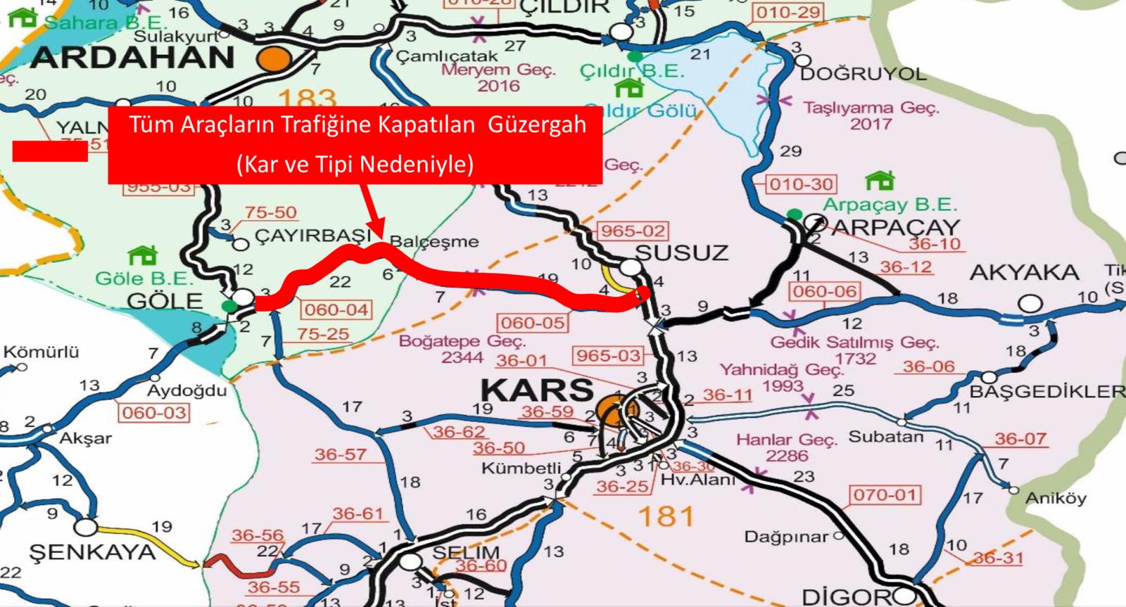 Kars-Göle kara yolu kar ve tipi nedeniyle ulaşıma kapatıldı