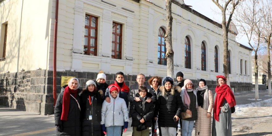 Vali Polat, Kars'a gelen misafirleri ağırladı