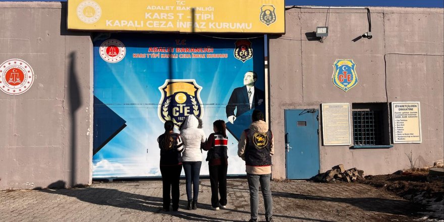 JASAT, Aranan Uyuşturucu Satıcısı Kadını Yakaladı