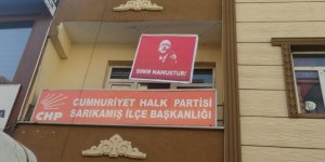 CHP Sarıkamış İlçe Başkanlığı'na ‘Sınır Namustur’ pankartı