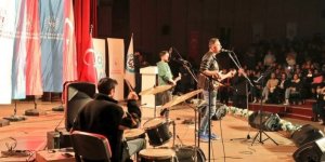 Kars’ta "Zamanla Alışırsın" Rock Konseri