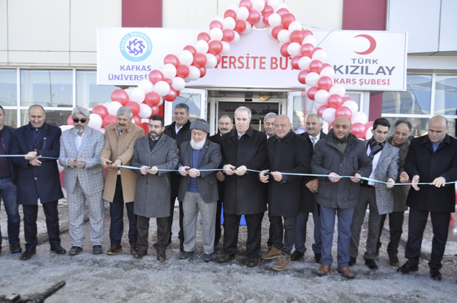 kizilay,-36’inci-universite-butigini-kars’ta-acti-(2).jpg